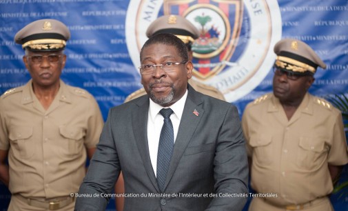 LE MINISTRE JEAN-MARIE REYNALDO BRUNET A PROCÉDÉ À L’INTALLATION DE MONSIEUR ENOL JOSEPH À LA TÊTE DU MINISTÈRE DE LA DÉFENSE